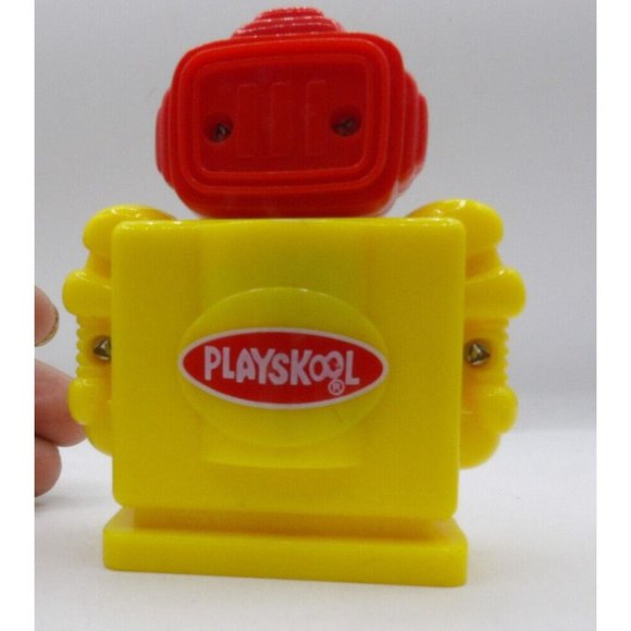Wendy's Playskool Robot  ©2001 - Picture 4 of 5